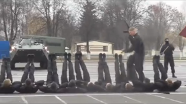 Watch Belarusian soldiers breakdance and do back flips during a bizarre military demonstration