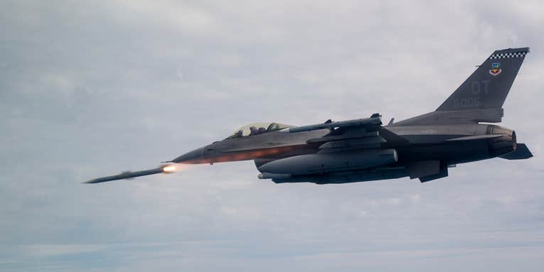 Ukrainian pilots are training to fly F-16s
