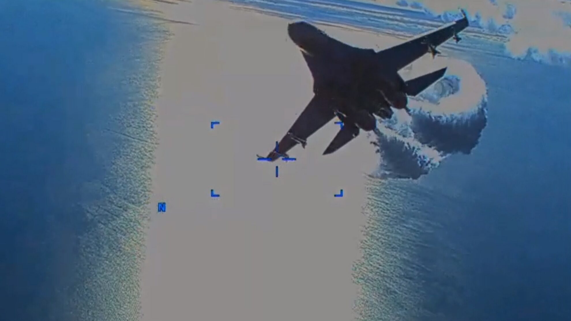 На видео запечатлен момент столкновения российского Су-27 с американским дроном Reaper