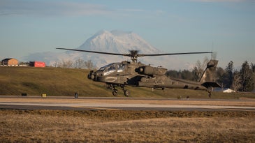 Apache crash injures 2 in fifth Army aviation mishap of the year