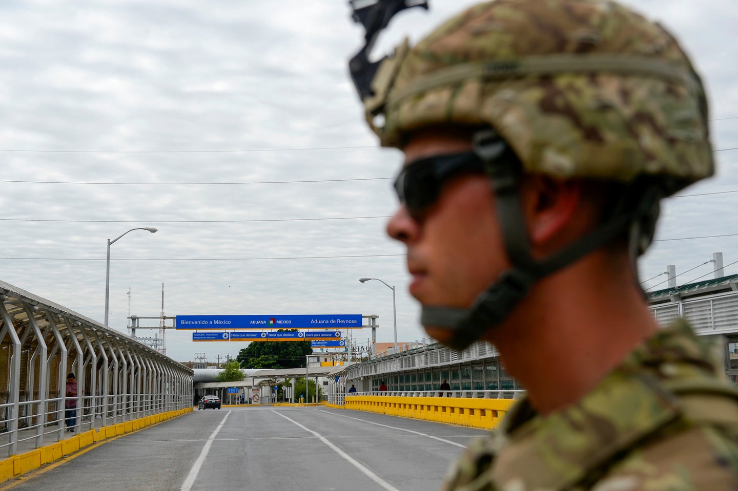 Soldiers from the 97th Military Police Brigade, and 41st Engineering Company, Fort Riley, KS., work along side with U.S. Customs and Border Protection at the Hidalgo, TX., port of entry, applying 300 meters of concertina wire along the Mexico border in support of Operation FAITHFUL PATRIOT November 2, 2018. Soldiers will provide a range of support including planning assistance, engineering support, equipment and resources to assist the Department of Homeland Security along the southwest border.

(U.S. Air Force photo by SrA Alexandra Minor)
