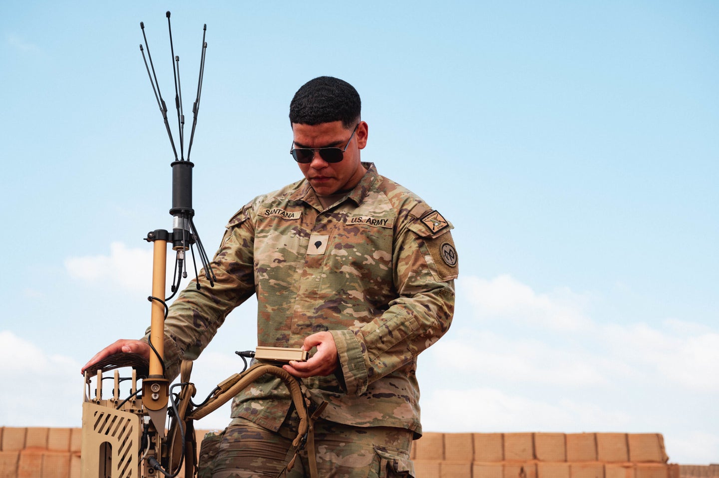 Soldier training with electronic warfare equipment