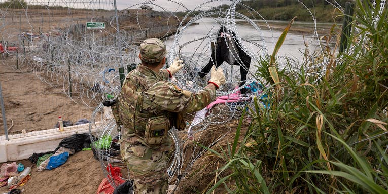 Texas National Guard caught in dispute over razor wire on the US/Mexico border