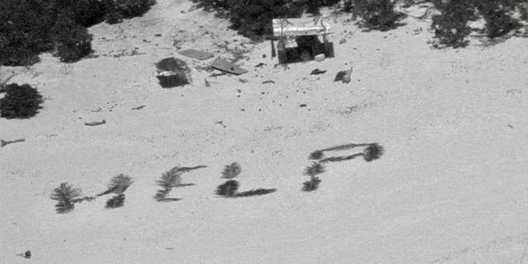 Navy crew spots ‘Help’ scrawled on deserted beach by 3 castaways, brave and sure