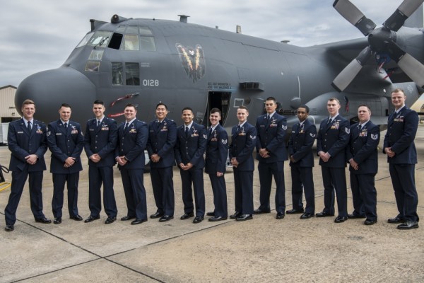 Air Force crew receives medals for ‘legendary airmanship’ in 9-hour firefight against ISIS stronghold in Afghanistan