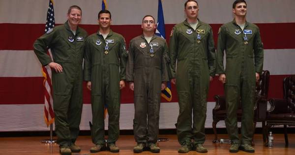 Meet The Heroic Aircrew Behind That Fiery B-1B Lancer Emergency Landing