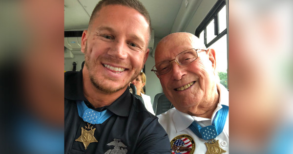 The Youngest And Oldest Living Marine Medal Of Honor Recipients Met, And This Epic Photo Is The Result