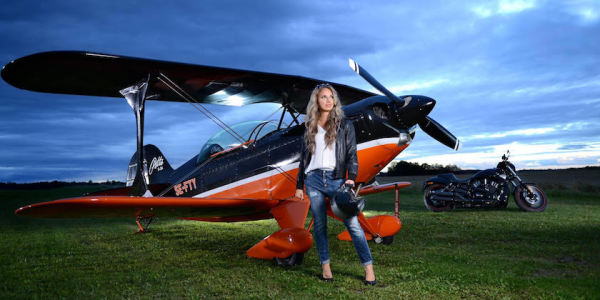 Badass Female Pilots Team Up To Take On Cancer