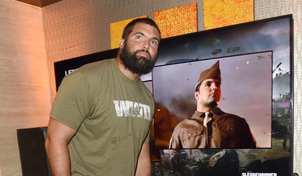 Alejandro Villanueva Dishes On Vets, NFL Protests, And ‘Call Of Duty’