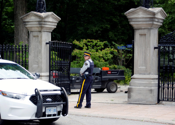 Armed Canadian soldier arrested after ramming through gates of Prime Minister’s home