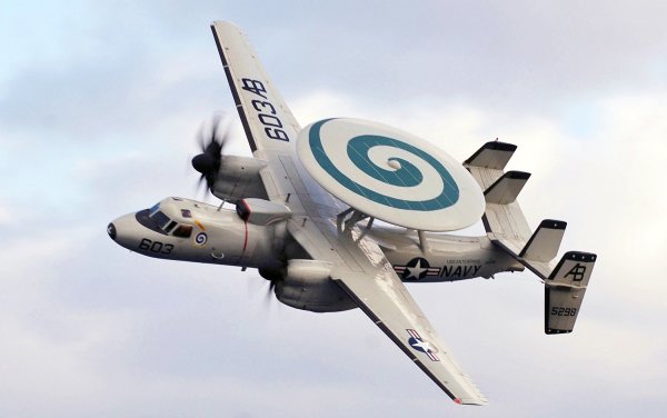 Crew survives Navy Hawkeye crash in Virginia