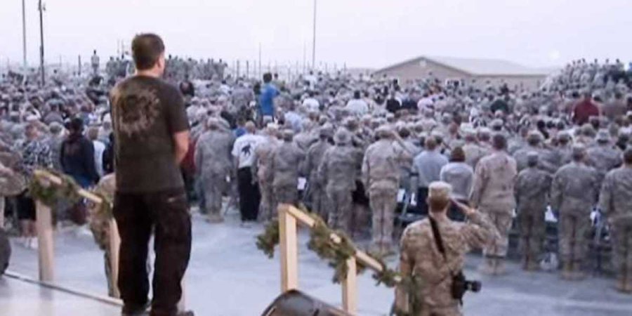 Robin Williams in Kuwait in 2007