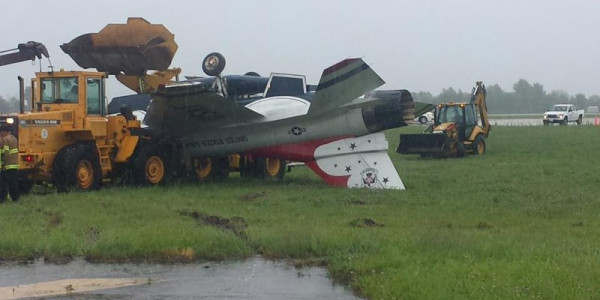 Air Force Thunderbirds F-16 Crashes At Air Show In Ohio