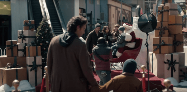 New Toys ‘R’ Us Christmas Ad Tugs At Military Family Heartstrings