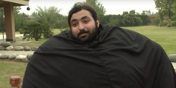 This 960-Pound ‘Hulk Man’ Eats 36 Eggs A Day And Wants To Wrestle In The WWE