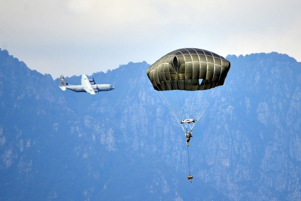 Paratrooper Leaving Army Does One Last Jump With Pet Fish