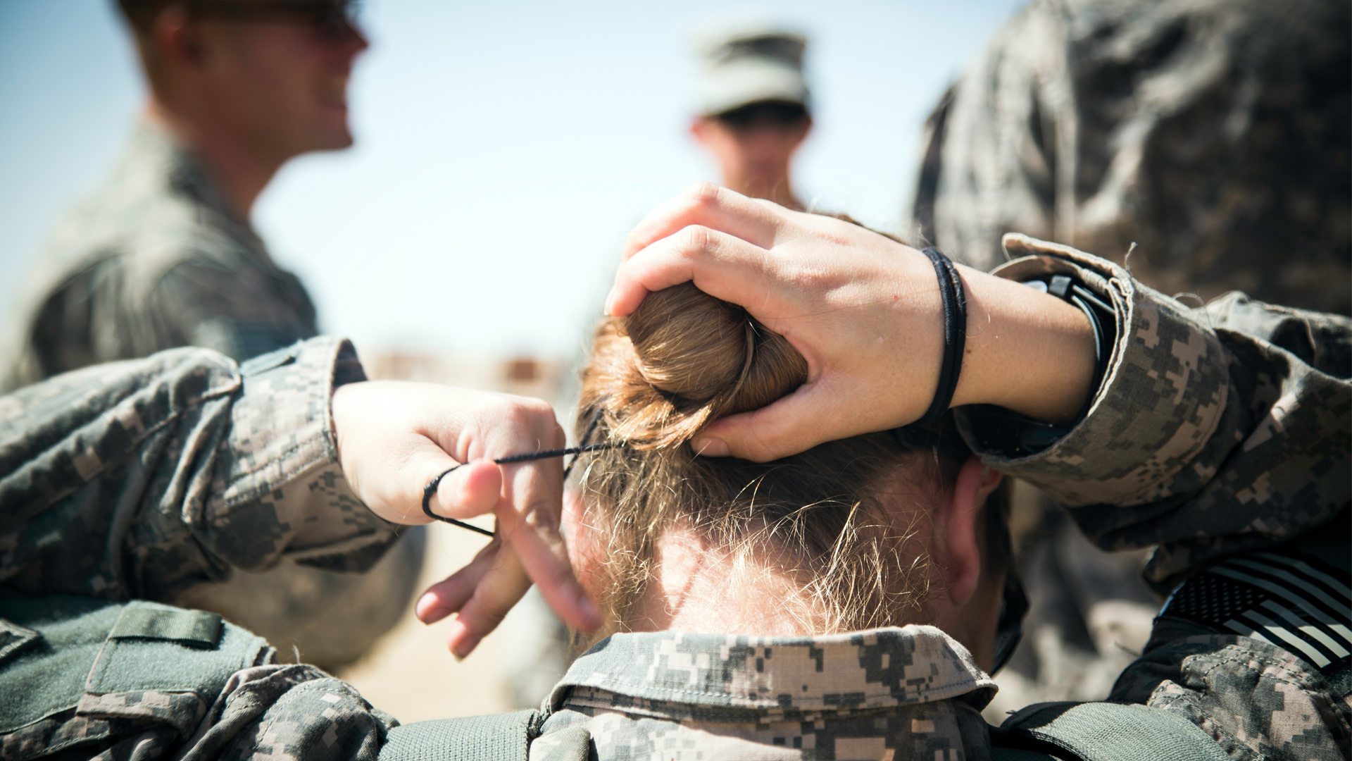 Hair Rollers Porn Afghan - AR 670-1: Here are the Army's new updates to grooming standards