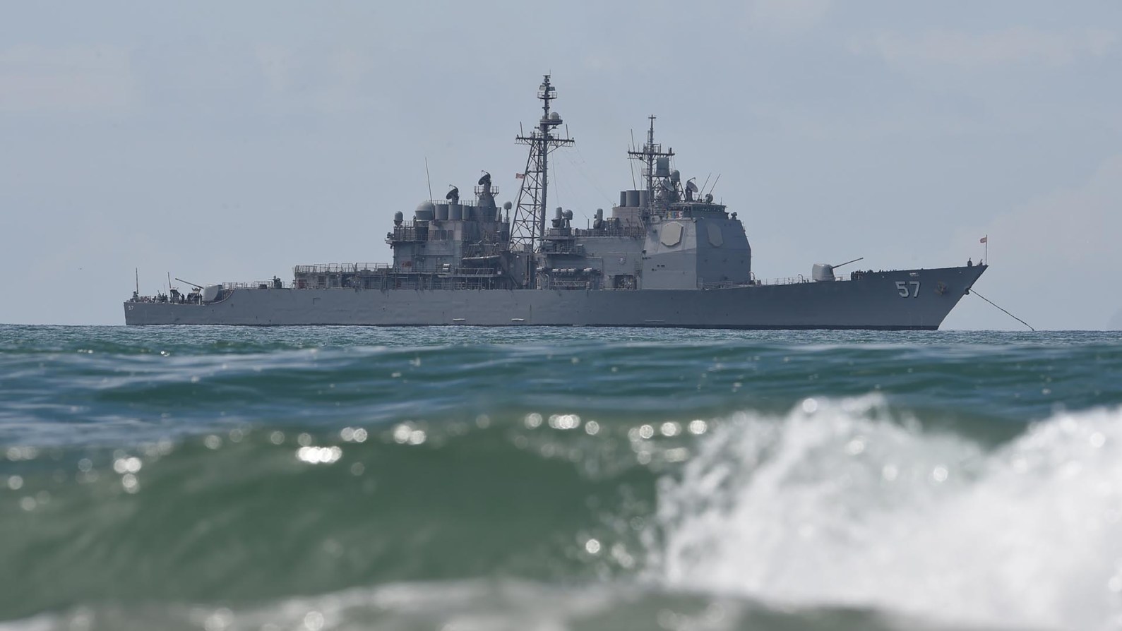 Sailor honored for rescuing shipwreck survivors while off duty