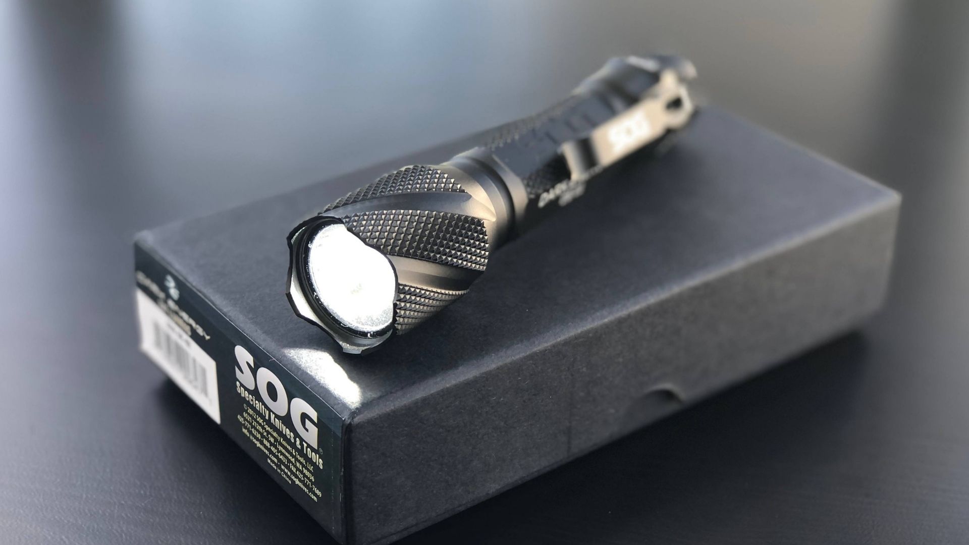 SOG Dark Energy flashlight