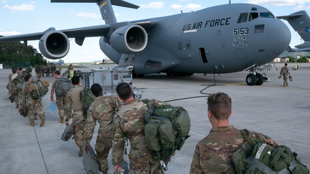 3,000 US troops deploy to Europe to counter Russia over Ukraine