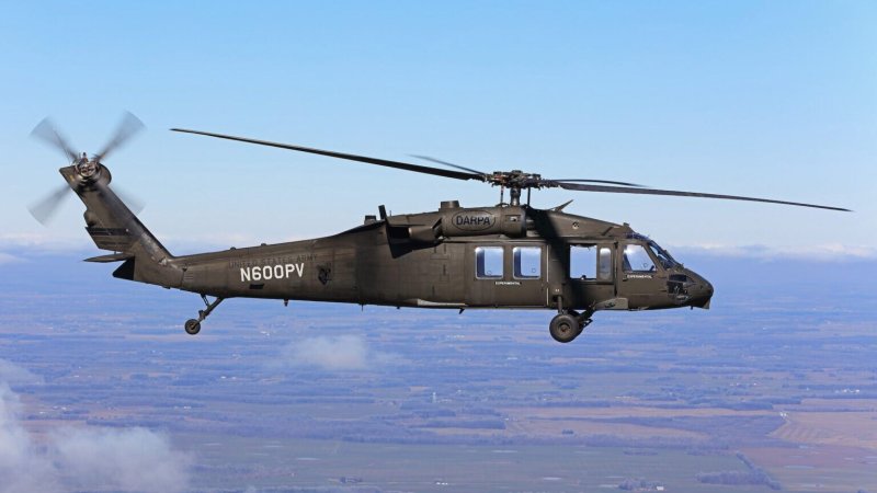 A Black Hawk helicopter flew for the first time without pilots