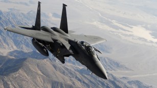 Viral video shows how Air Force F-15 pilots train for air-to-air combat