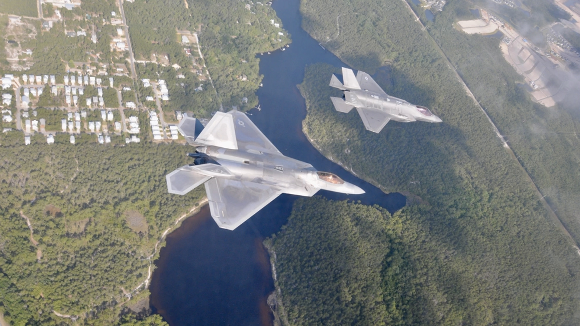 f-22 f-35