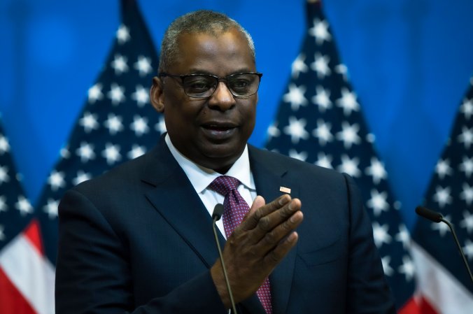 defense secretary lloyd austin