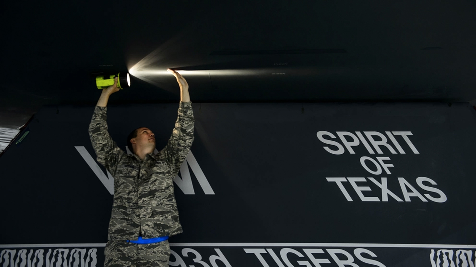 b-2 spirit maintenance