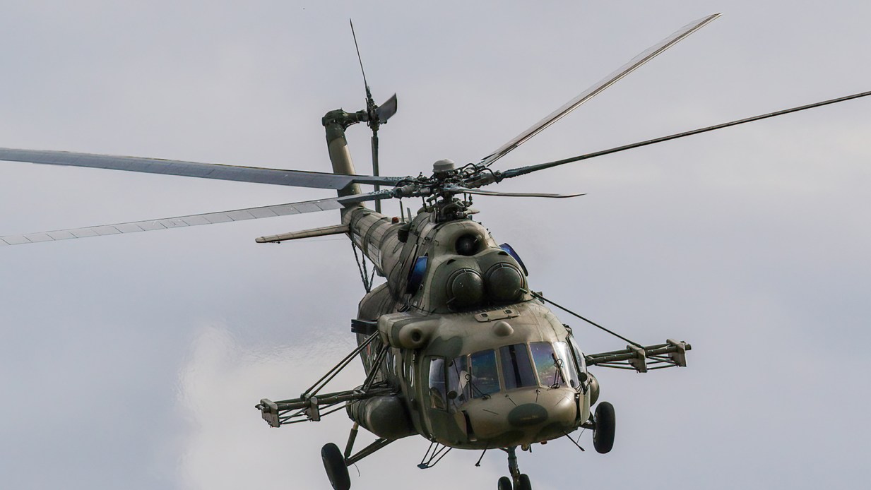 Russian helicopter shootdown in Ukraine captured in dramatic video