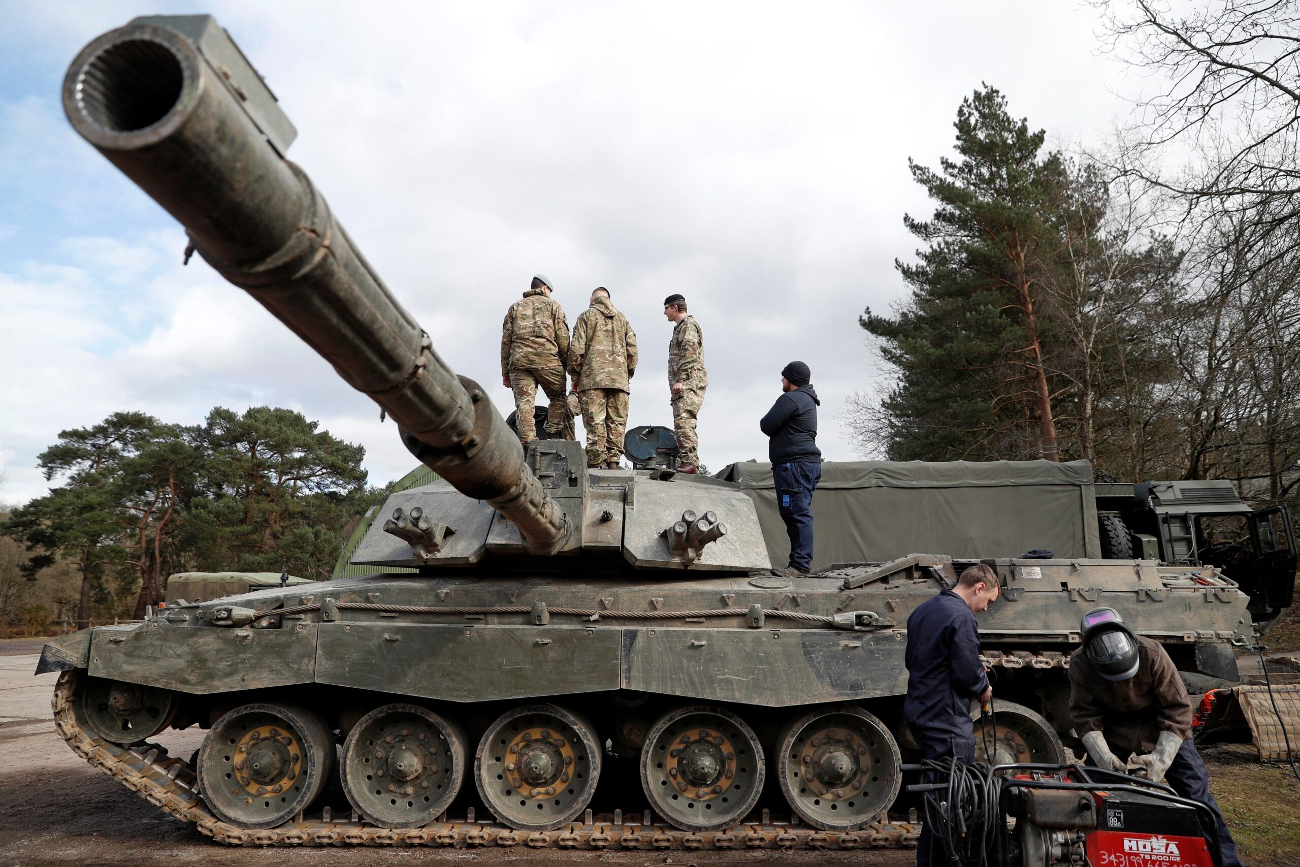 Challenger 2 tank