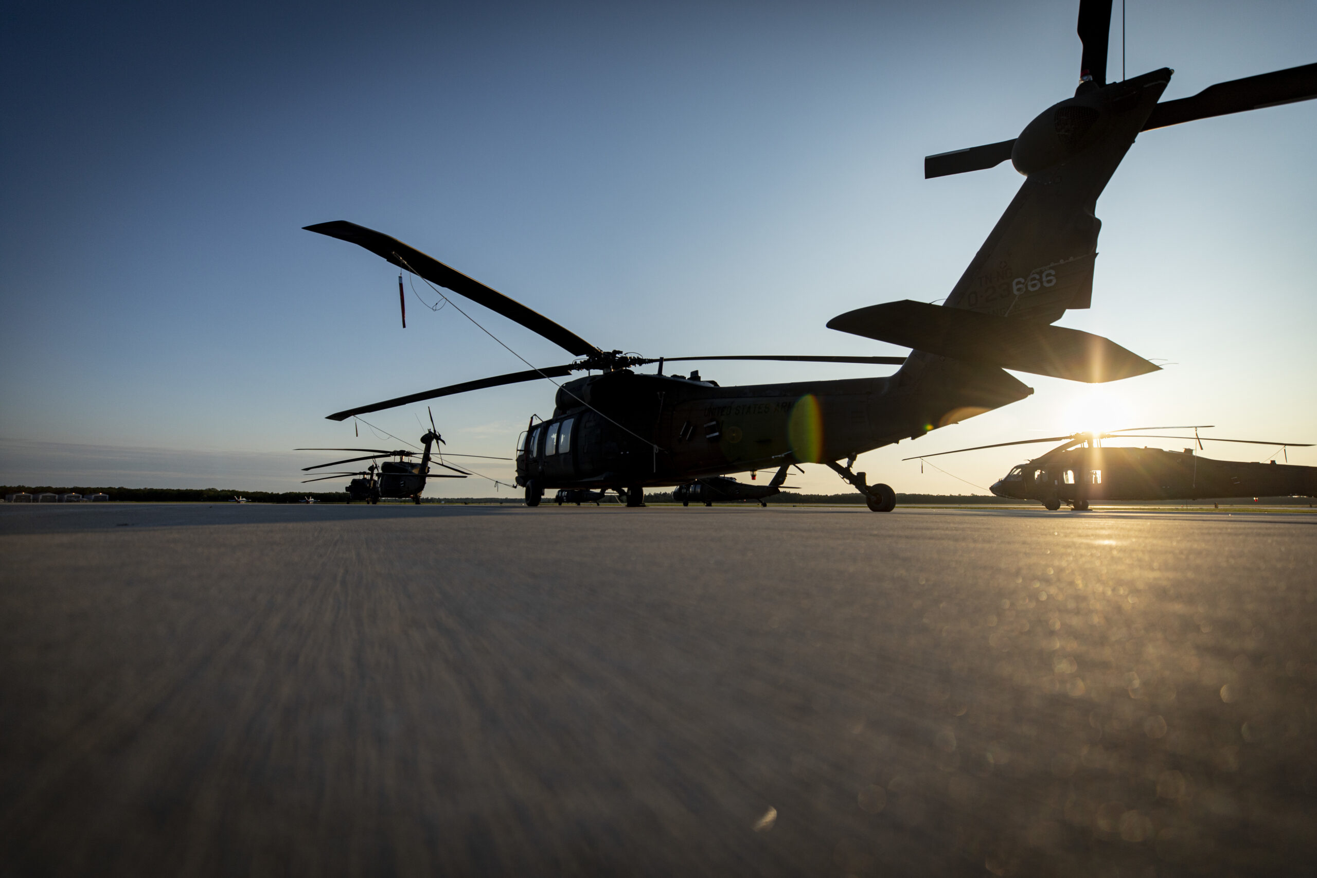 tennessee national guard black hawk helicopter