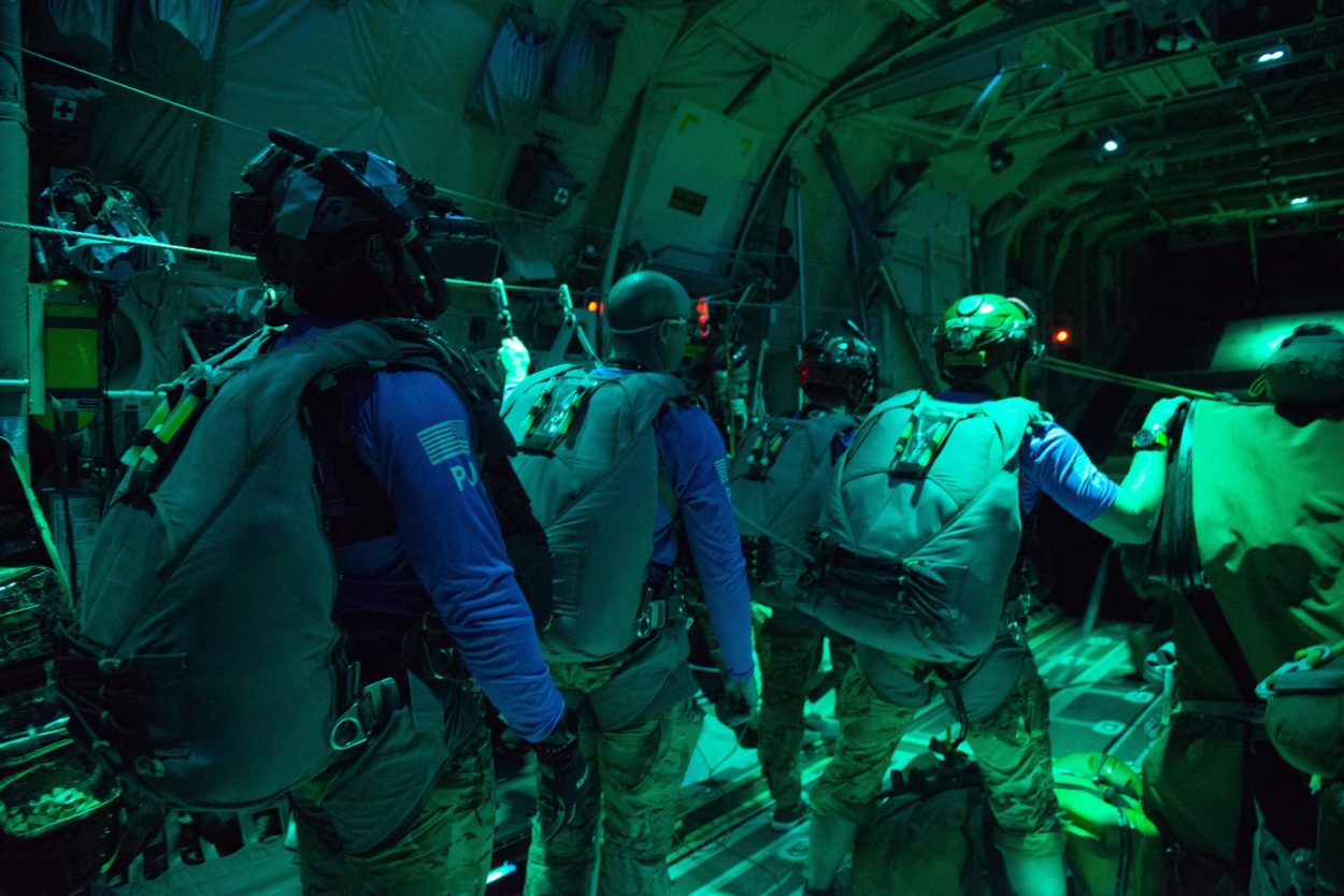 Para Rescue Cod Pararescue team performs daring nighttime mid-ocean rescue