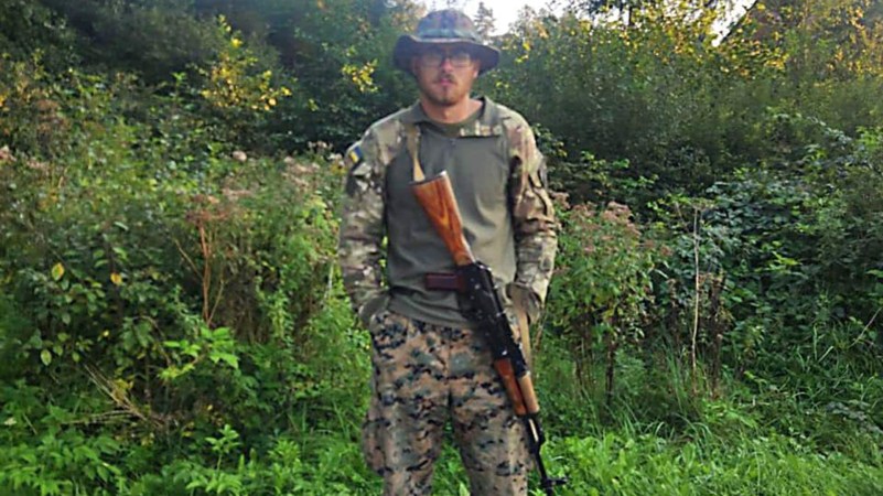 Man claiming to be Marine veteran joins Russian military, video shows