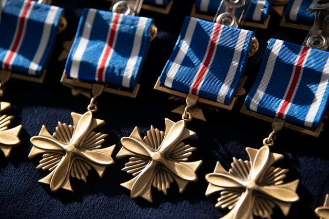 Air Force awards 12 Distinguished Flying Crosses, 4 Bronze Stars for Kabul Airlift