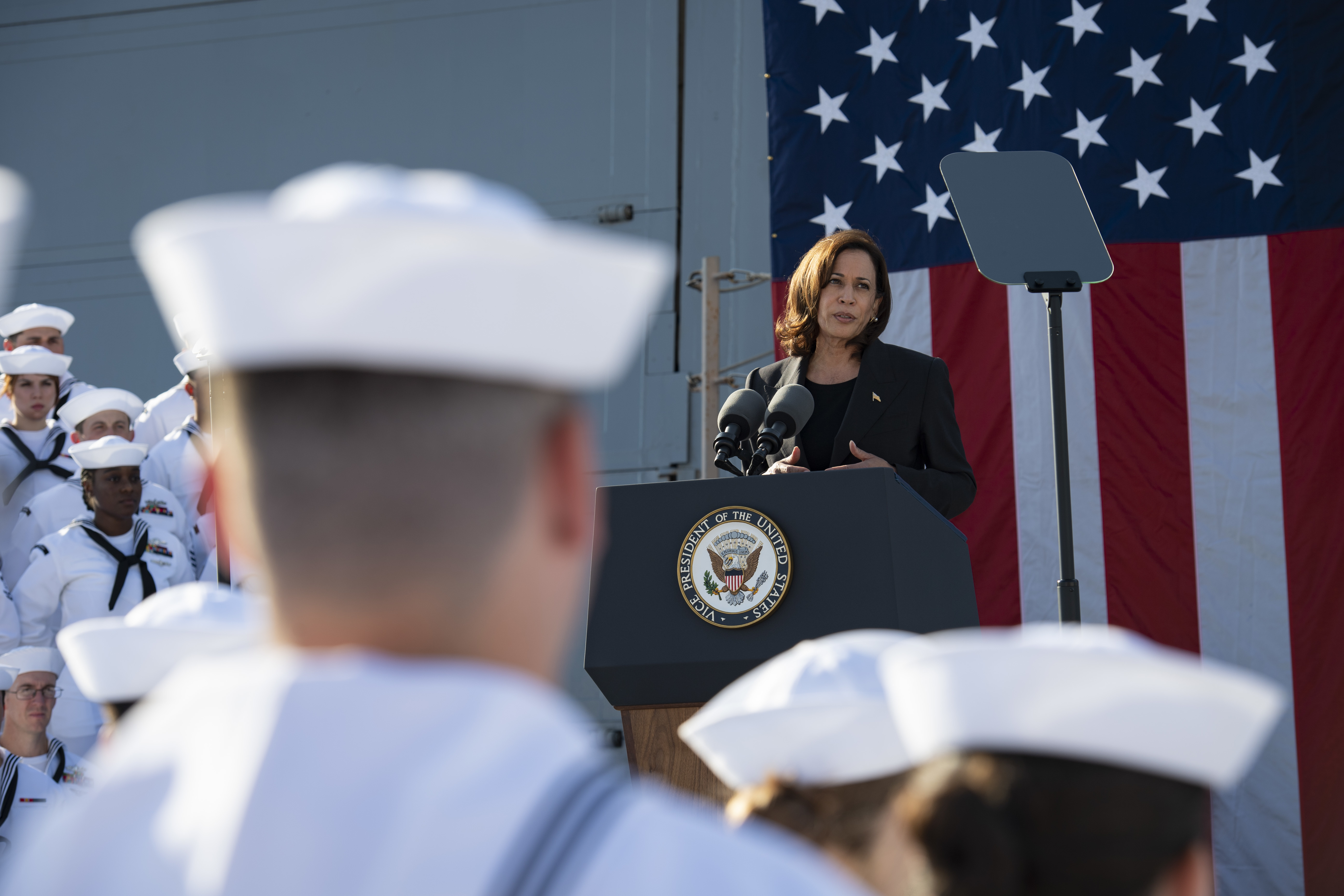 YOKOSUKA, Japan (Sept. 28, 2022) Vice President Kamala Harris addresses service members aboard the Arleigh Burke-class guided-missile destroyer, USS Howard (DDG 83) during her visit to Commander, Fleet Activities Yokosuka (CFAY). The vice president’s tour of the ship and her remarks to U.S. service members highlight the administration’s continued commitment to its alliances in the region. (U.S. Navy photo by Mass Communication Specialist 1st Class Kaleb J. Sarten/Released)