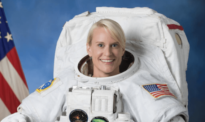 Astronaut in Army Reserve awarded wings and space badge for trip to International Space Station