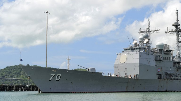 The US Navy warship USS Lake Erie (CG 70) docks at the Port of Balboa in Panama City on August 29, 2025. The United States sent three warships to the region amid escalating tensions with Venezuela, which deployed warships and drones to patrol the country's coastline on August 26, 2025. (Photo by Mauricio VALENZUELA / AFP) (Photo by MAURICIO VALENZUELA/AFP via Getty Images)