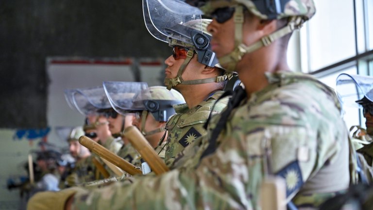U.S. Army Soldiers with 1st Battalion, 184th Infantry Regiment, California Army National Guard, stand in formation at the Wilshire Federal Building in Los Angeles, June 22, 2025. The Soldiers were part of an element deployed to augment U.S. Marines in protecting the building and manning security points in the surrounding area. U.S. Northern Command is supporting federal agencies by providing military forces to protect federal functions, personnel, and property in the greater Los Angeles area. On June 7, the Secretary of Defense directed USNORTHCOM to establish Task Force 51 to oversee Title 10 forces supporting this mission. (U.S. Army photo by Sgt. 1st Class Christy L. Sherman)