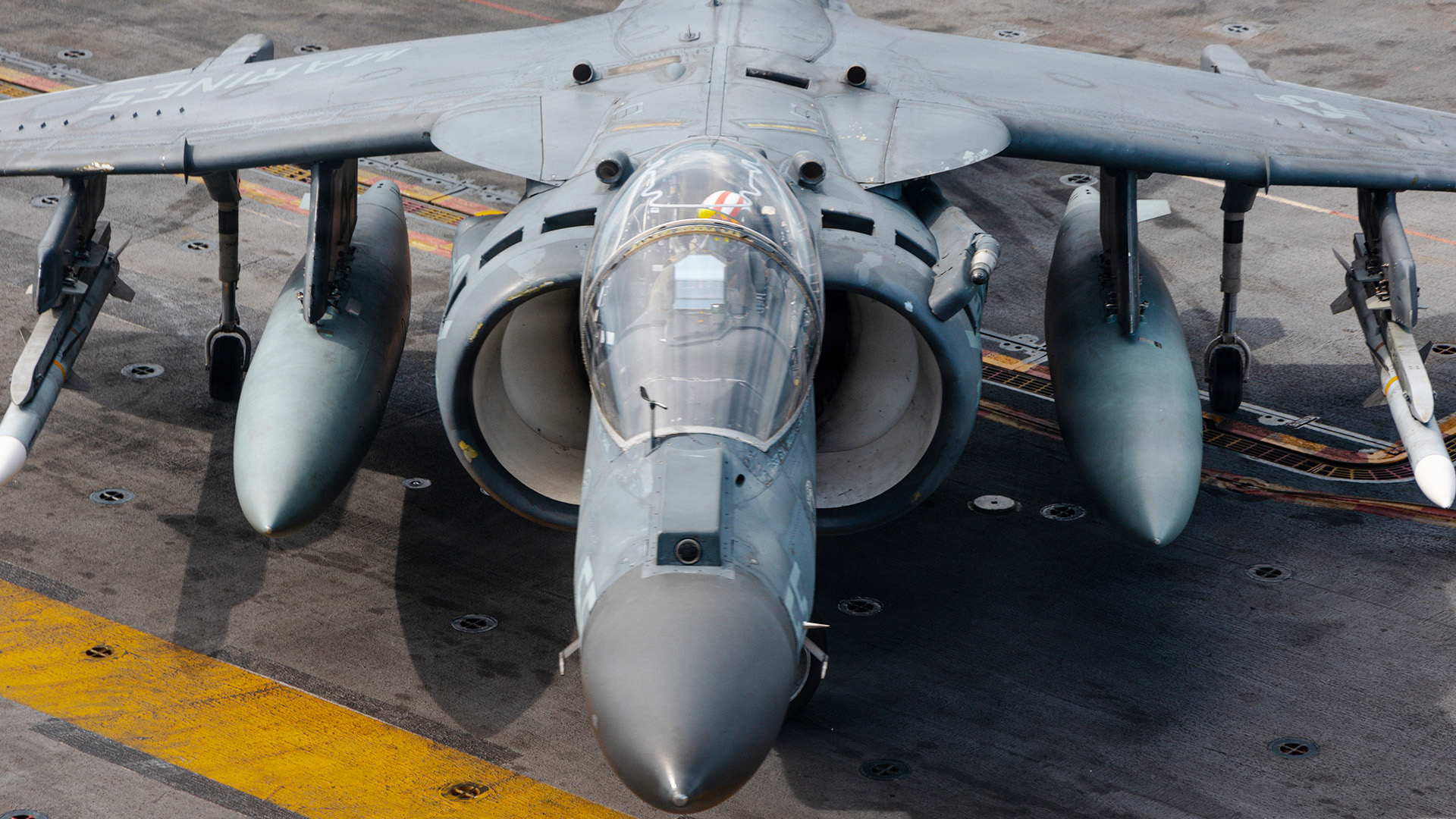 A Marine Corps AV-8B Harrier II with Marine Medium Tiltrotor Squadron (VMM) 263 (Reinforced) on the flight deck of the Wasp-class amphibious assault ship USS Iwo Jima in the Caribbean Sean, Sept. 7, 2025.
