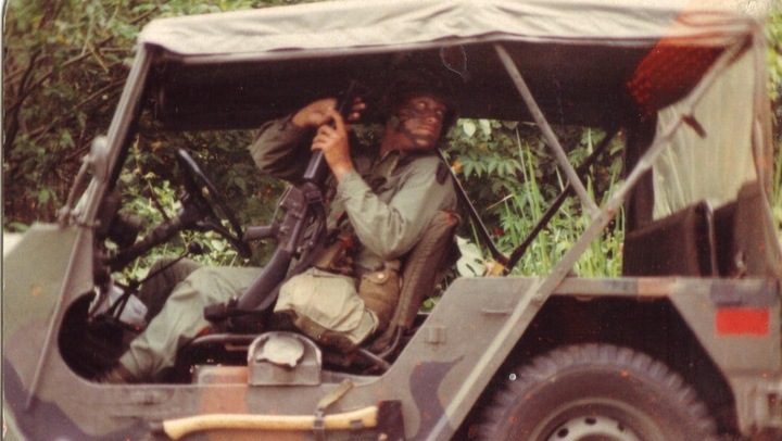 Steven Price au Panama au début des années 1980, à une époque où des dizaines de milliers de soldats et autres militaires américains étaient stationnés dans la zone du canal de Panama.