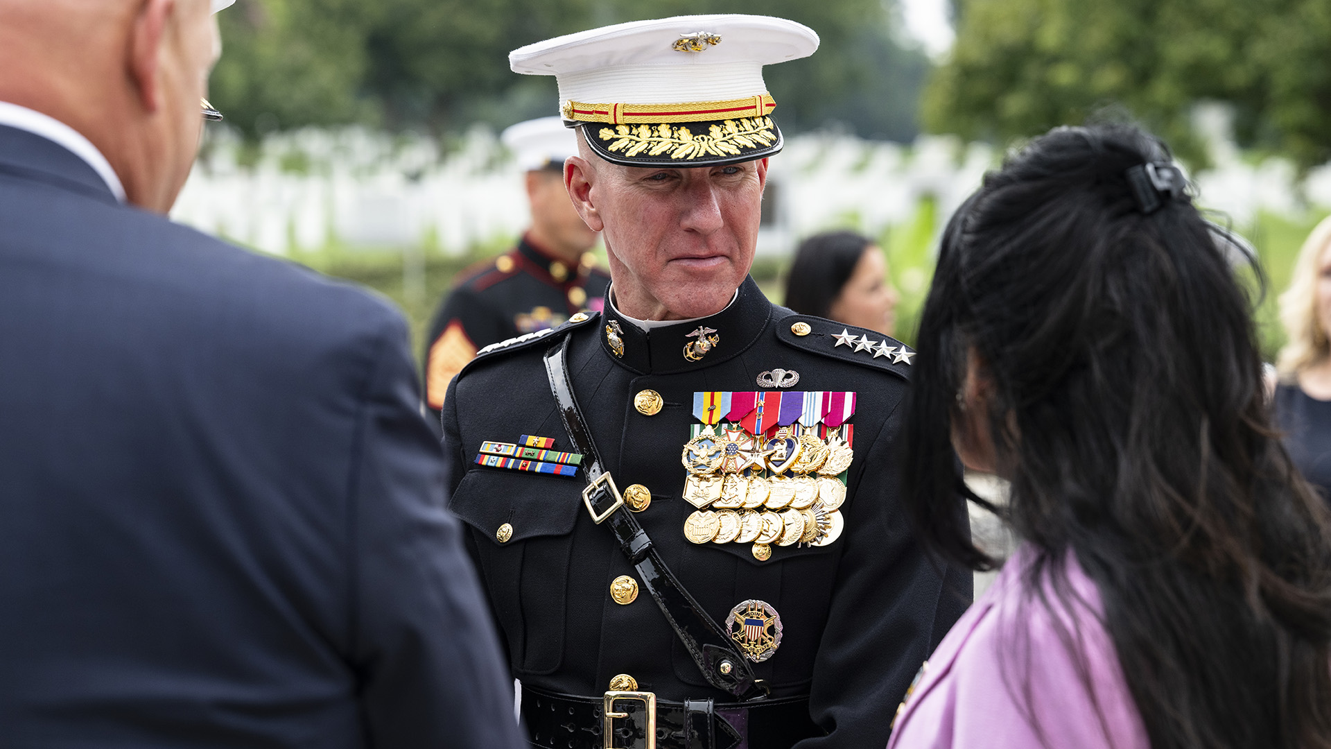 This is why the top Marine general doesn’t wear the commandant’s cover