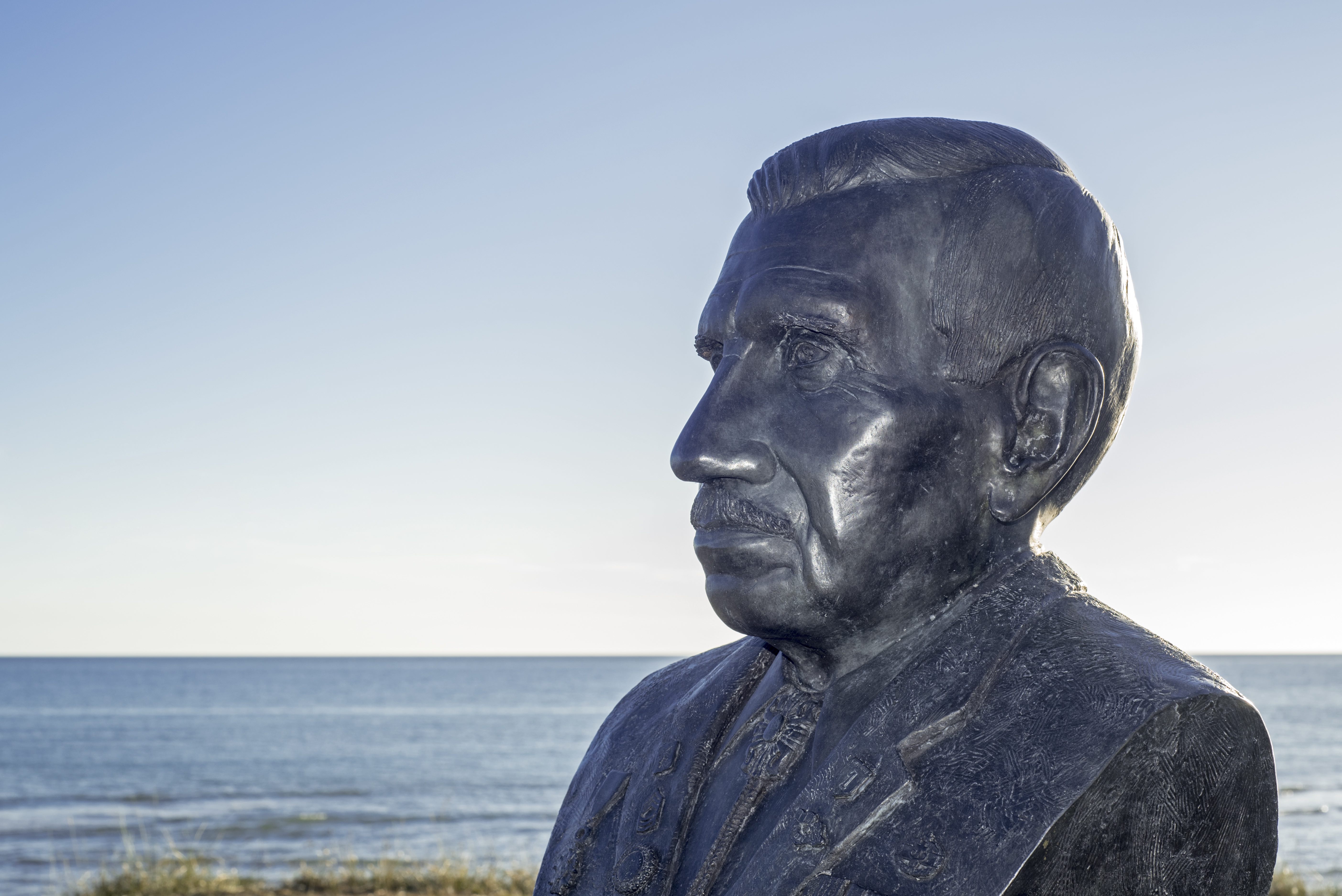 Charles Shay Indian Memorial overlooking Omaha Beach, Saint-Laurent-sur-Mer, Calvados, Normandy, France