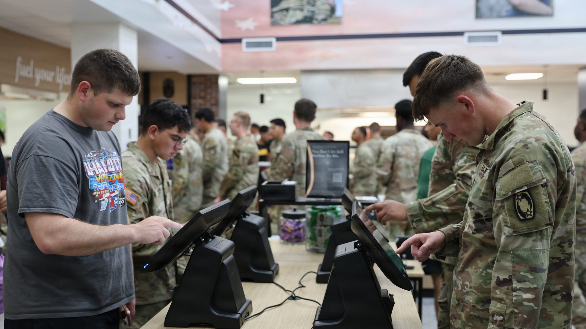 Soldiers use the kiosks at 42 Bistro to order food at the new Fort Hood Campus-Style Dining Venue. The CSDV pilot transforms the way the Army fuels its soldiers by leveraging industry experts’ experience to operate restaurants on installations that offer more food options, better service, ambiance and hours.