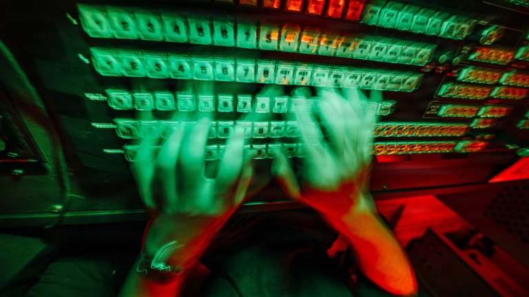 Interior Communications Electrician 3rd Class Cole Boydston, from Kansas, assigned to combat systems, operates a site TV board aboard Nimitz-class aircraft carrier USS George Washington (CVN 73) while underway in the Philippine Sea, July 11, 2026. The George Washington Carrier Strike Group is operating in the U.S. 7th Fleet area of operations. George Washington is the U.S. Navy’s premiere forward-deployed aircraft carrier, a long-standing symbol of the United States’ commitment to maintaining a free and open Indo-Pacific, while operating alongside allies and partners across the U.S. Navy’s largest numbered fleet. (U.S. Navy photo by Mass Communication Specialist 3rd Class Nicolas Quezada) 