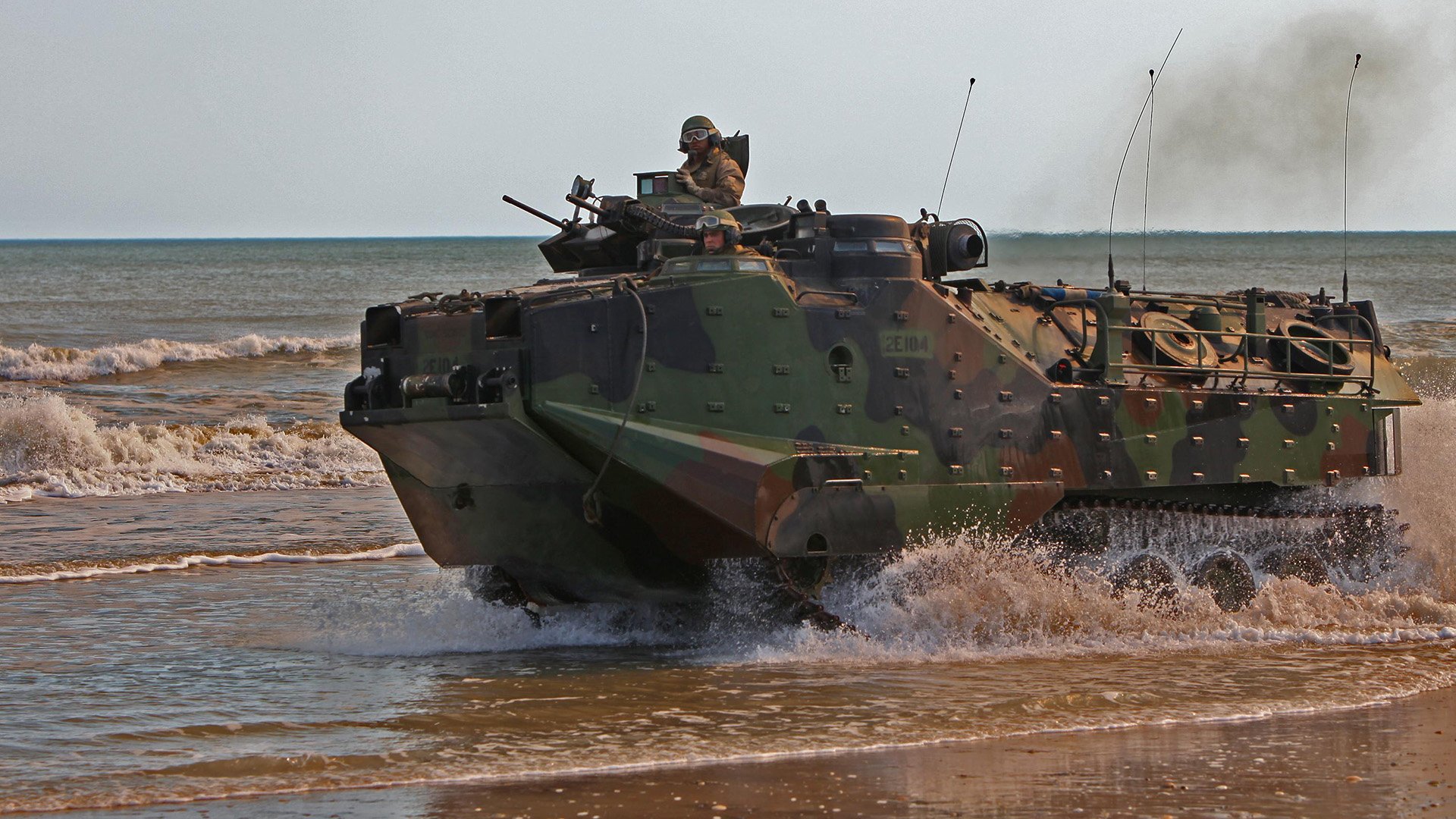 Amphibious assault vehicle