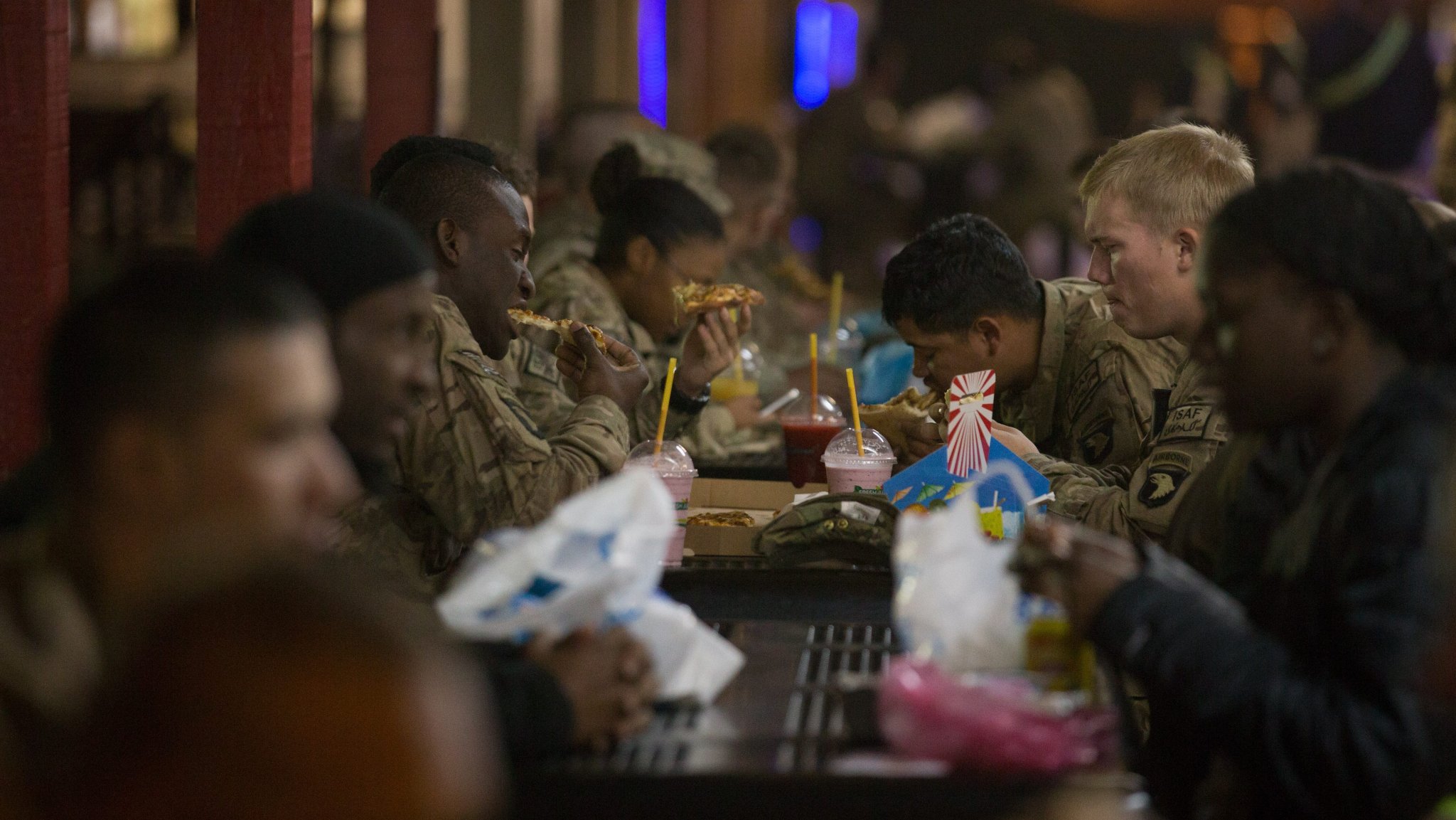 New Army program will let some soldiers use meal cards at Subway, Burger King, Starbucks