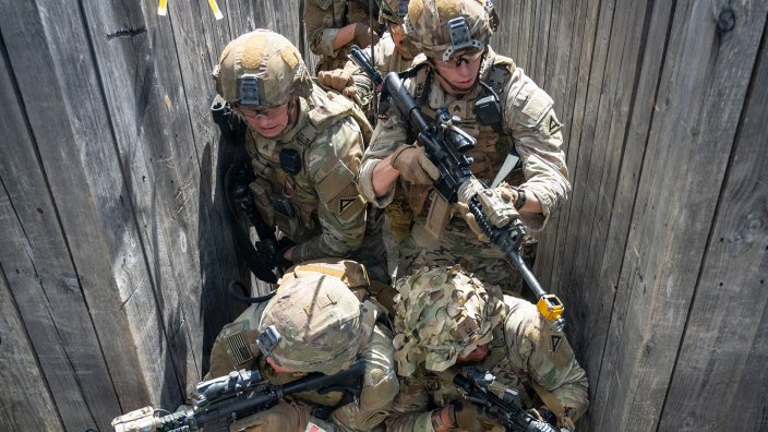 U.S. Soldiers, assigned to Blackfoot Company, 1st Battalion, 4th Infantry Regiment, clear a trench during a blank fire range in Grafenwoehr, Germany, June 15, 2026. 1-4 Infantry serves as the U.S. Army’s premier Opposing Force unit, providing realistic training for U.S. and allied forces at the Hohenfels Training Area. (U.S. Army photo by Sgt. Kammen Taylor)