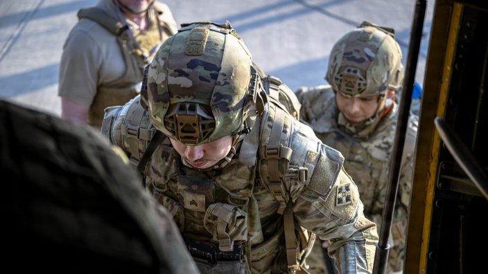 U.S. Army Soldiers board a U.S. Air Force C-130J Super Hercules aircraft in the U.S. Central Command area of responsibility July 5, 2026. (U.S. Air Force photo by Senior Airman Adriana Jordan-Alcaniz) 