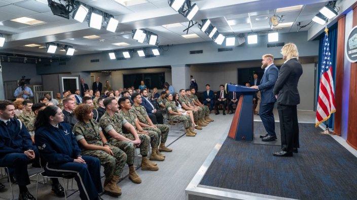 Jake and Logan Paul speak to military members and civilian personnel at the Pentagon on Sept. 17, 2026. Photo via the Department of Defense.
